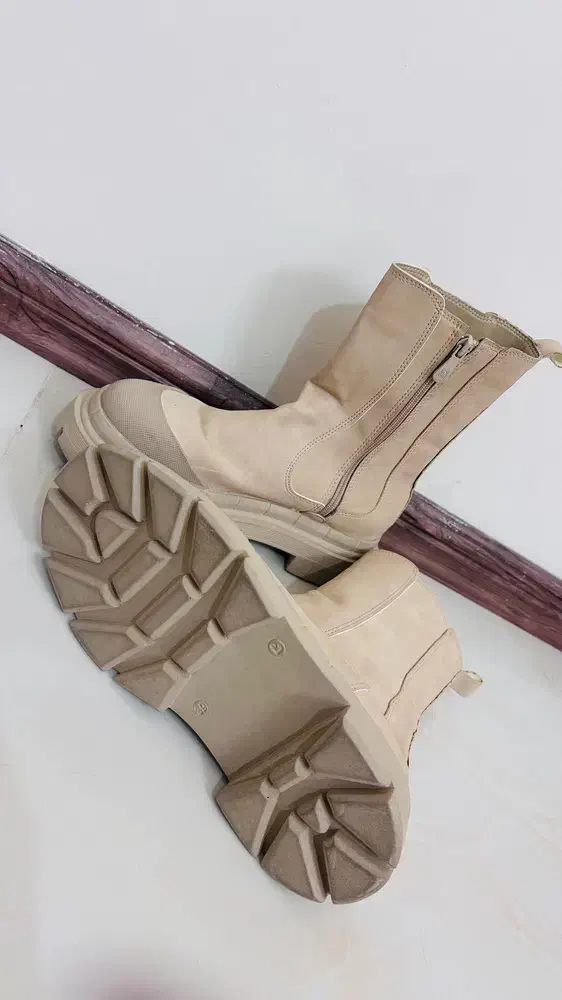 نیم بوت طرح زارا سایز 39 داخل خز|کیف، کفش، کمربند|مشهد, الهیه|دیوار