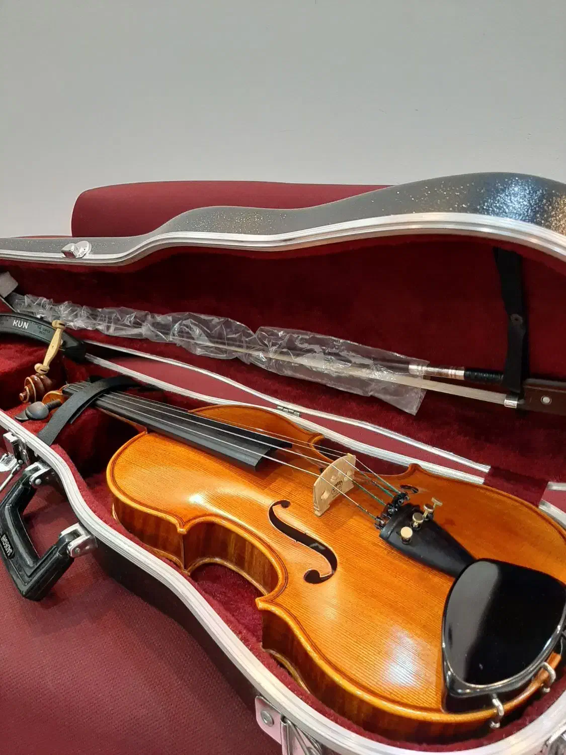 ویولن حرفه ای با چوب اروپایی|ویولن|سنندج, |دیوار