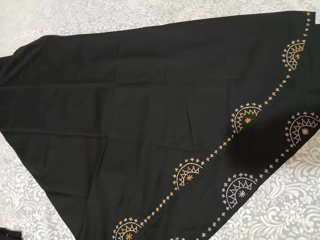 مقنعه سیاهدوزی شده|لباس|زابل, |دیوار