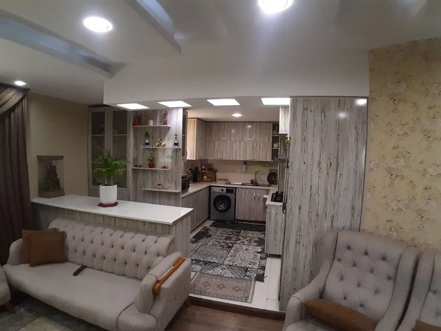 میخچه فروش فوری لپویی بسیار شیک تخفیف دارد|فروش آپارتمان|زرقان, |دیوار