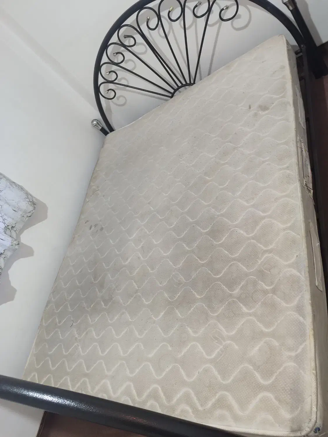 تشک طبی دست دوم|تشک تختخواب|پره‌سر, |دیوار