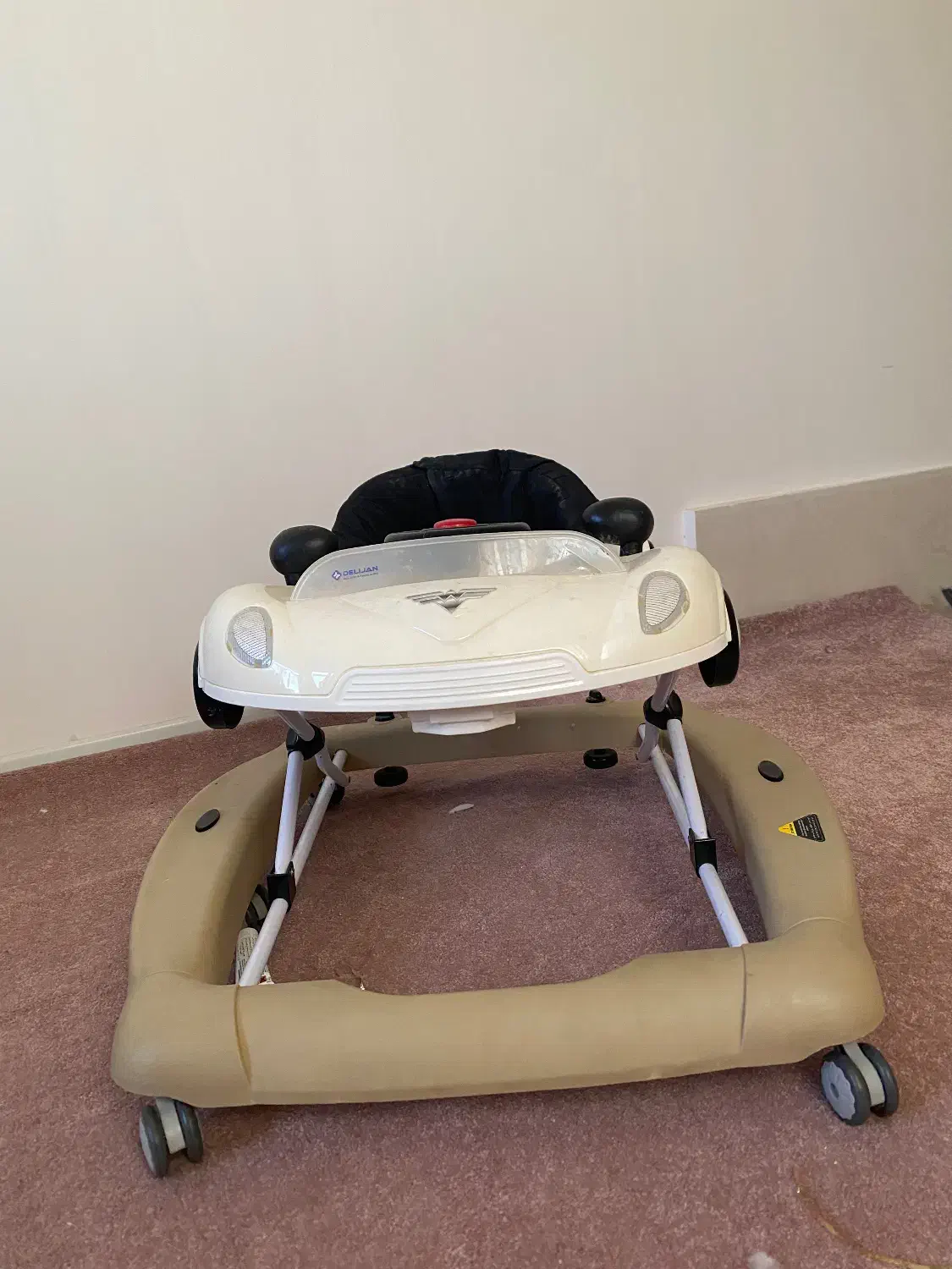 روروئک|کالسکه و لوازم جانبی|پیشوا, |دیوار