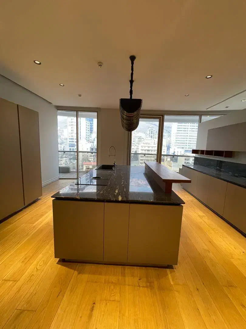 ولنجک ۲۲۰ متر سوپر لوکس/ مدرن/ تراس بزرگ ۴پارکینگ