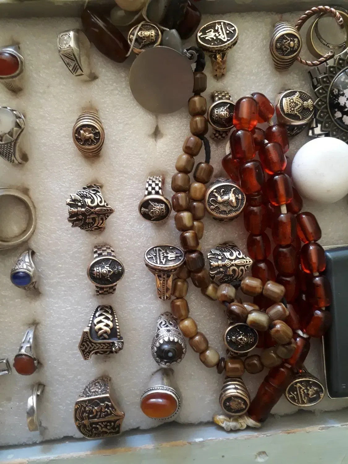 انگشتر نقره کهنه سندلوس|کلکسیون اشیاء عتیقه|بروجن, |دیوار