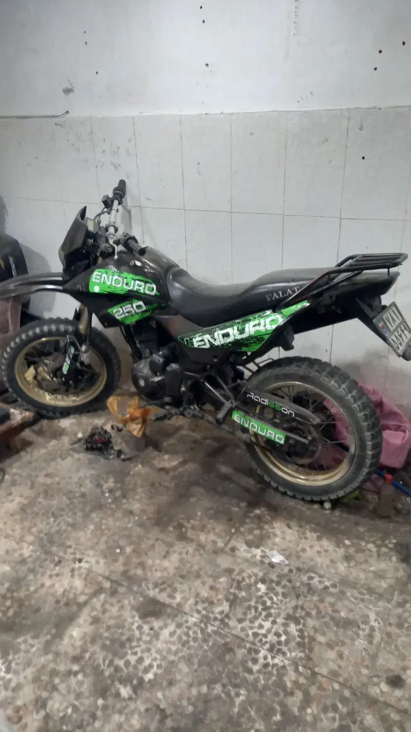 تریل رادیسون فلات ۲۵۰ سی سی|موتورسیکلت|تبریز, |دیوار