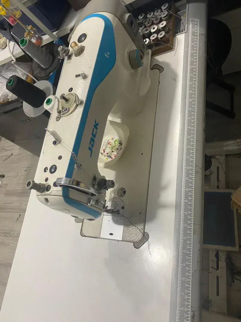 چرخ راسته دوز دینام سر خود مدل F4|چرخ خیاطی و ریسندگی|رامسر, |دیوار