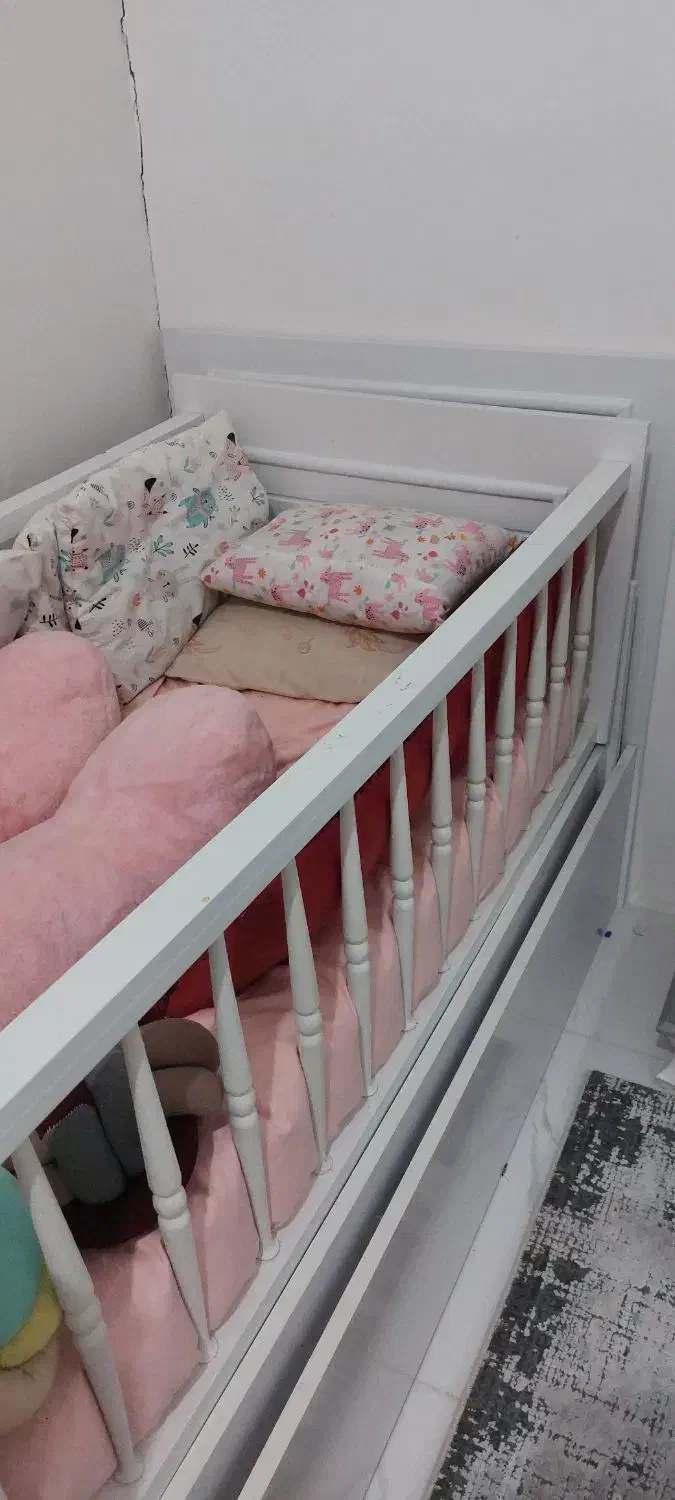 تخت گهواره ایی|تخت و صندلی بچه|مشهد, کشف|دیوار