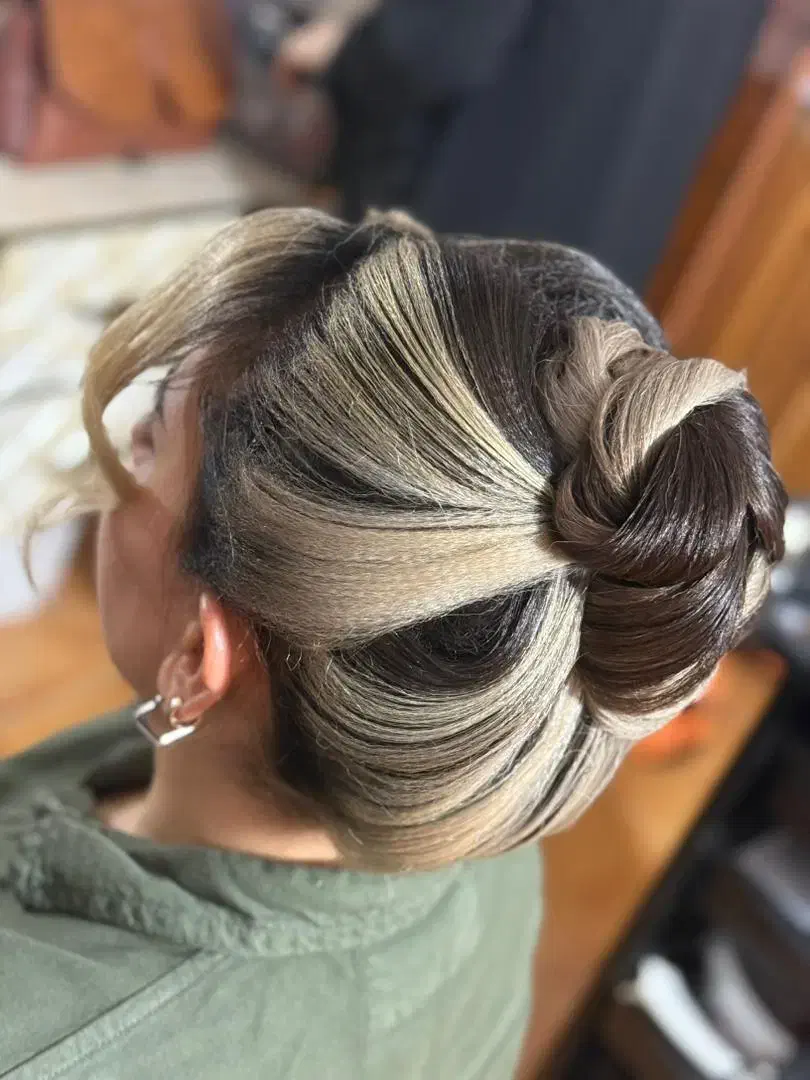 میکاپ شنیون ناخن مژه...|خدمات آرایشگری و زیبایی|اردبیل, |دیوار