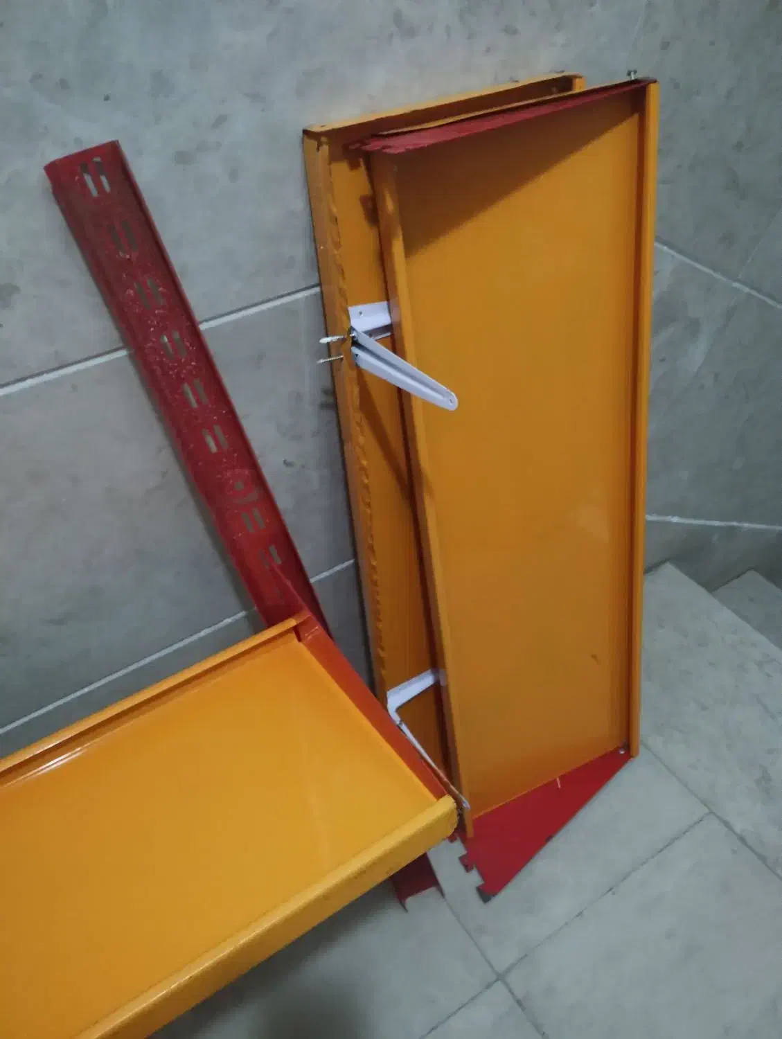 قفسه فلزی|کتابخانه، شلف، قفسه‌های دیواری|قم, پردیسان|دیوار