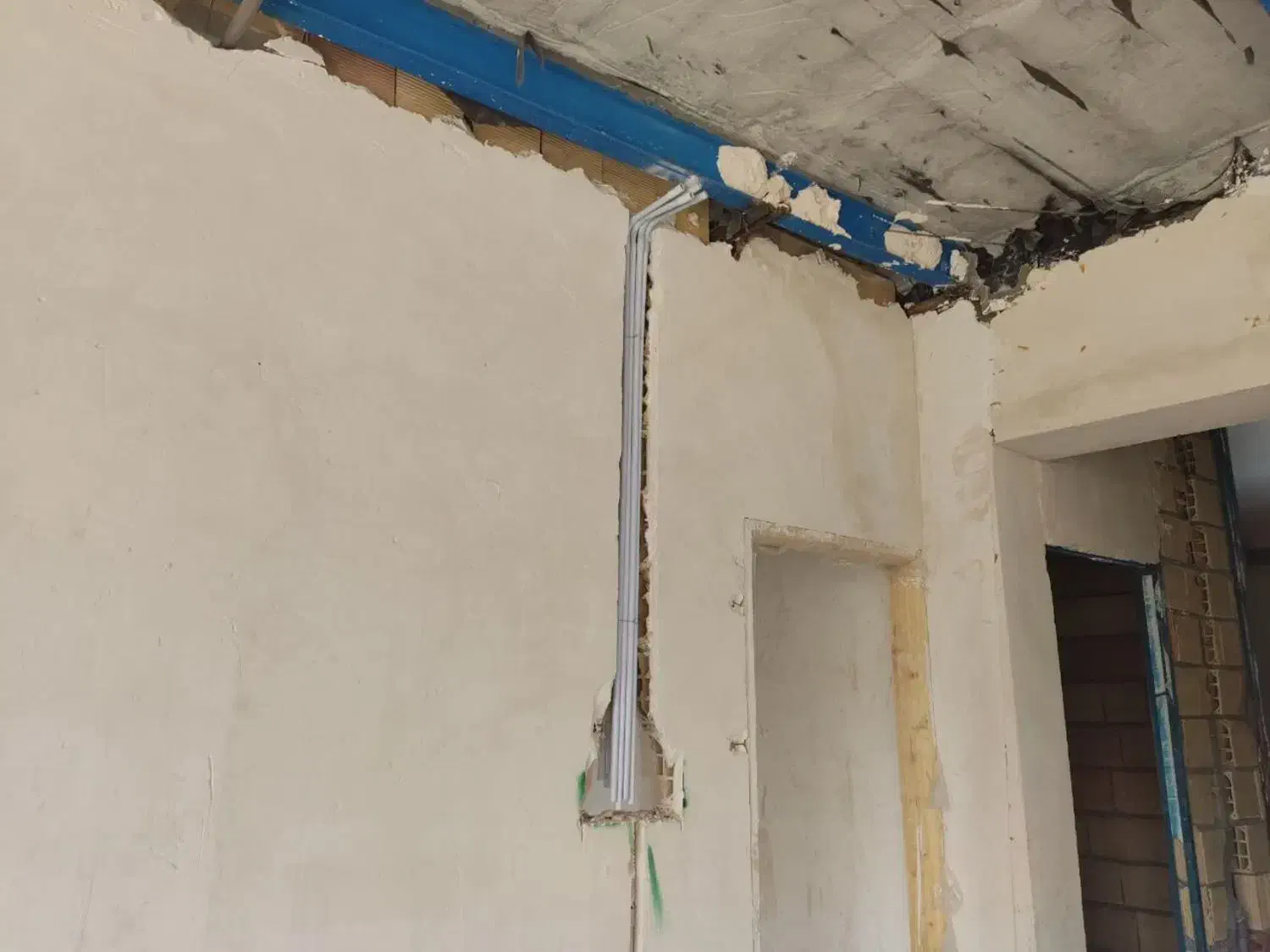 برقکار سیم کش رفع اتصالی سیم کشی هالوژن نورمخفی|خدمات پیشه و مهارت|مشهد, پنجتن|دیوار