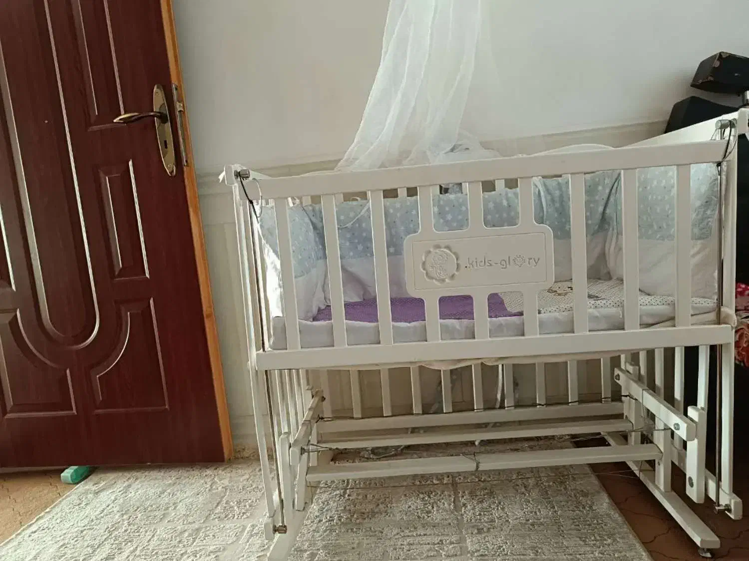 گهواره کودک|تخت و صندلی بچه|گناباد, |دیوار