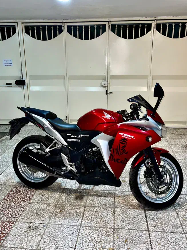 Honda Cbr 250|موتورسیکلت|اصفهان, باغ گلها|دیوار