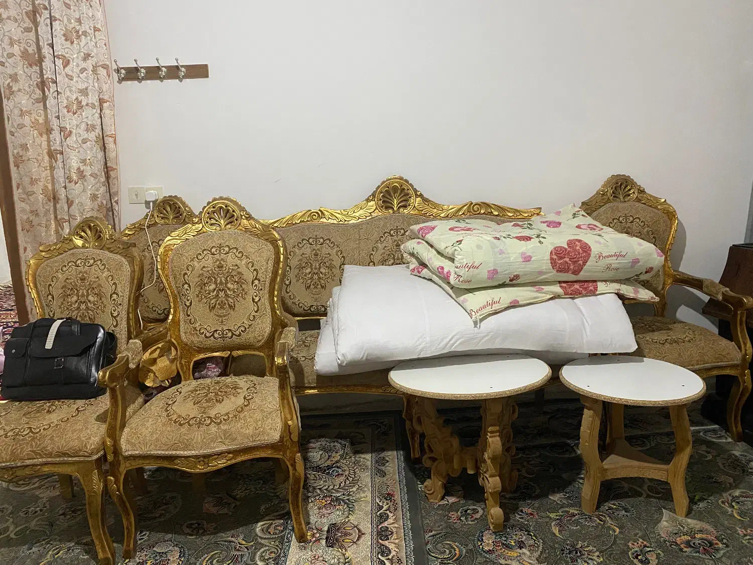 فروش قدیمی مبل ۷ نفره و ۱ کاناپه|مبلمان خانگی و میز عسلی|نجفآباد, حومه نجف آباد|دیوار