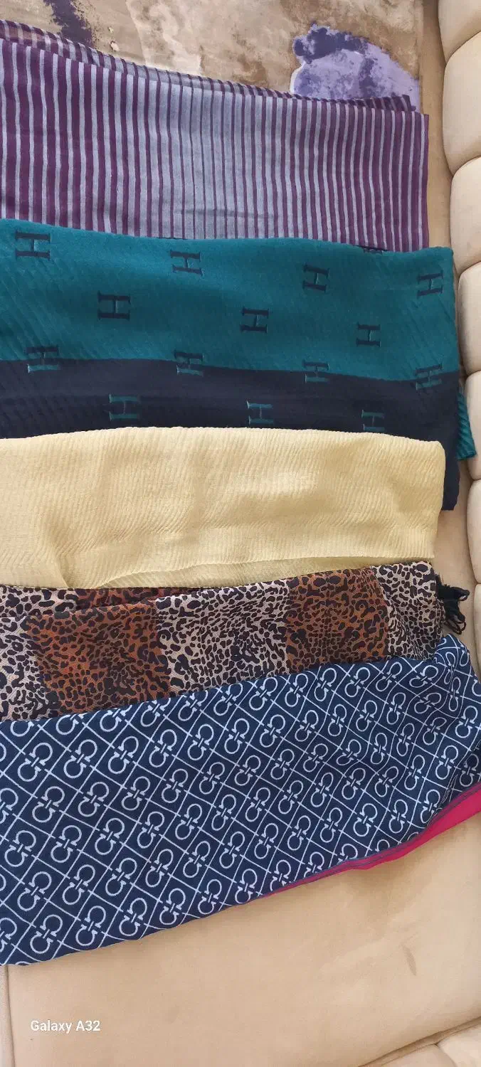 تعدادی شال زنانه|لباس|لنگرود, |دیوار