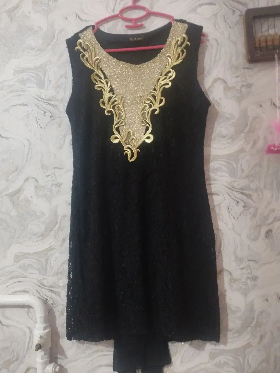 لباس مجلسی|لباس|اصفهان, مصلی|دیوار