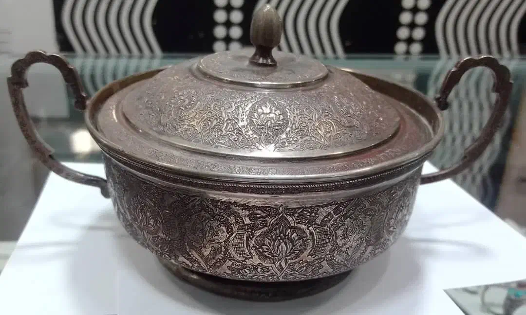 قندان و دو جالیوانی( قدمت دار)|کلکسیون اشیاء عتیقه|زاهدان, |دیوار