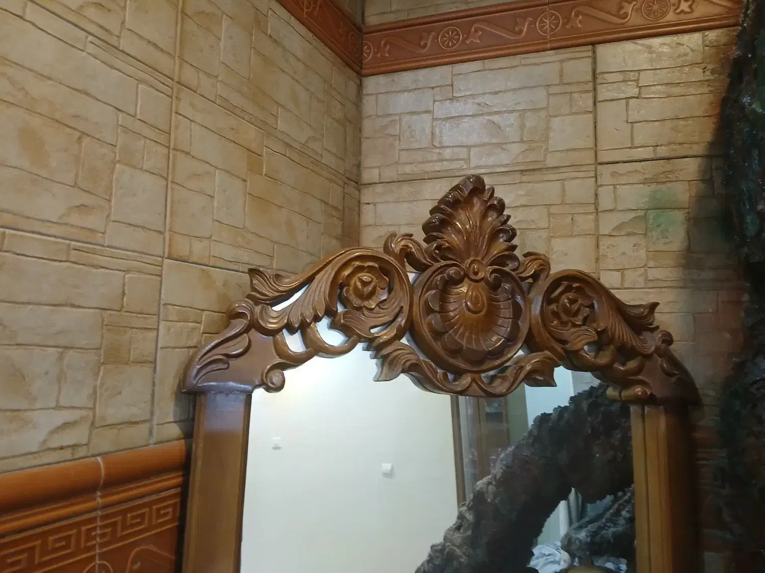 آینه|آینه|ری, اقدسیه|دیوار