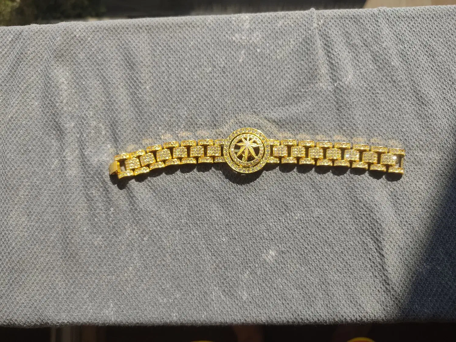 دستبند نگین دار کاملا سالم|بدلیجات|گلستان (تهران), |دیوار