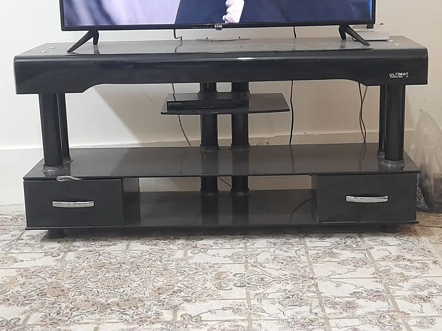 میز تلویزیون|میز تلویزیون|قم, قلعه عموحسین|دیوار