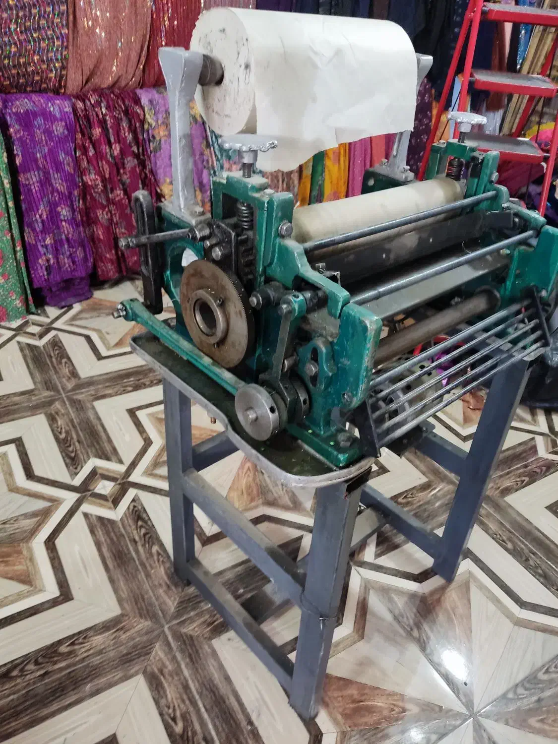 دستگاه چین پلیسه|ماشین‌آلات صنعتی|بهمن صغاد, |دیوار