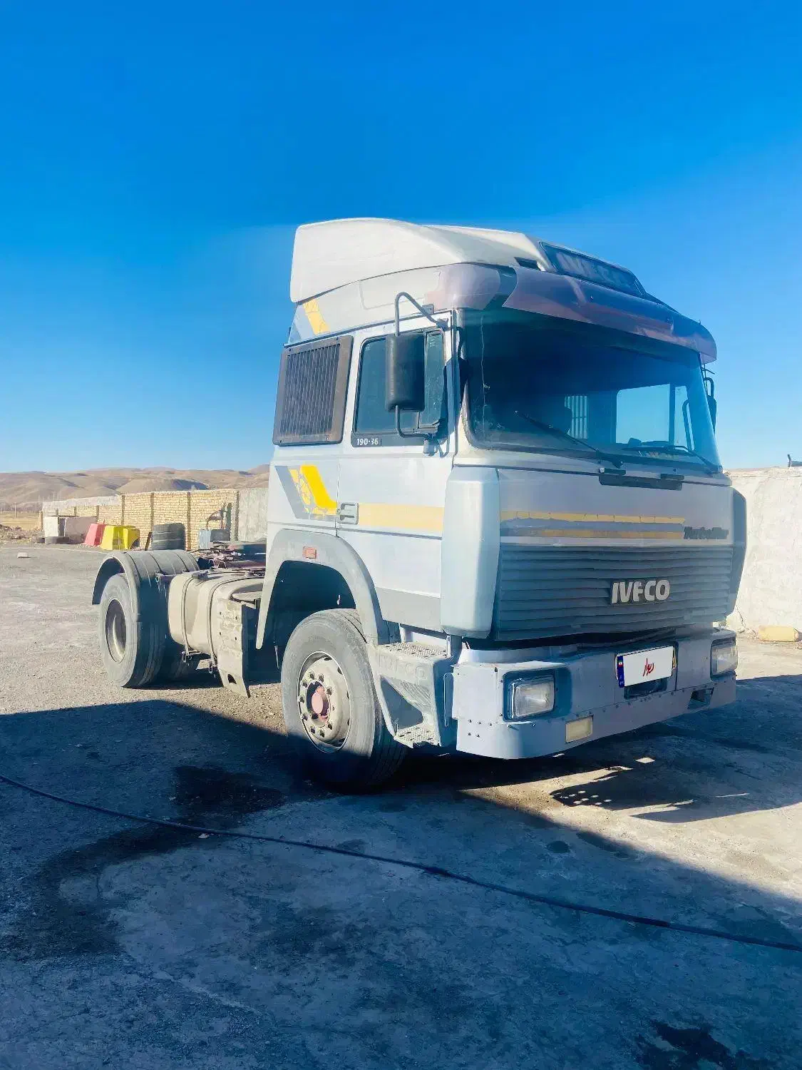 اویکو ۱۹۰ بی رنگ فوق استثنایی عتیقه|خودرو سنگین|میانه, |دیوار