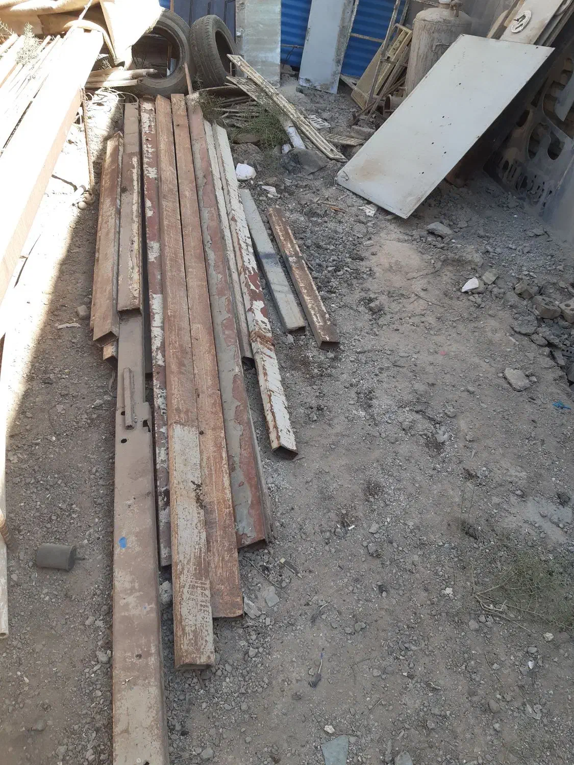 مقداری آهن آلات قوطعی، میلگرد،لوله|مصالح و تجهیزات ساختمان|اهواز, کوی فرهنگیان ۱|دیوار