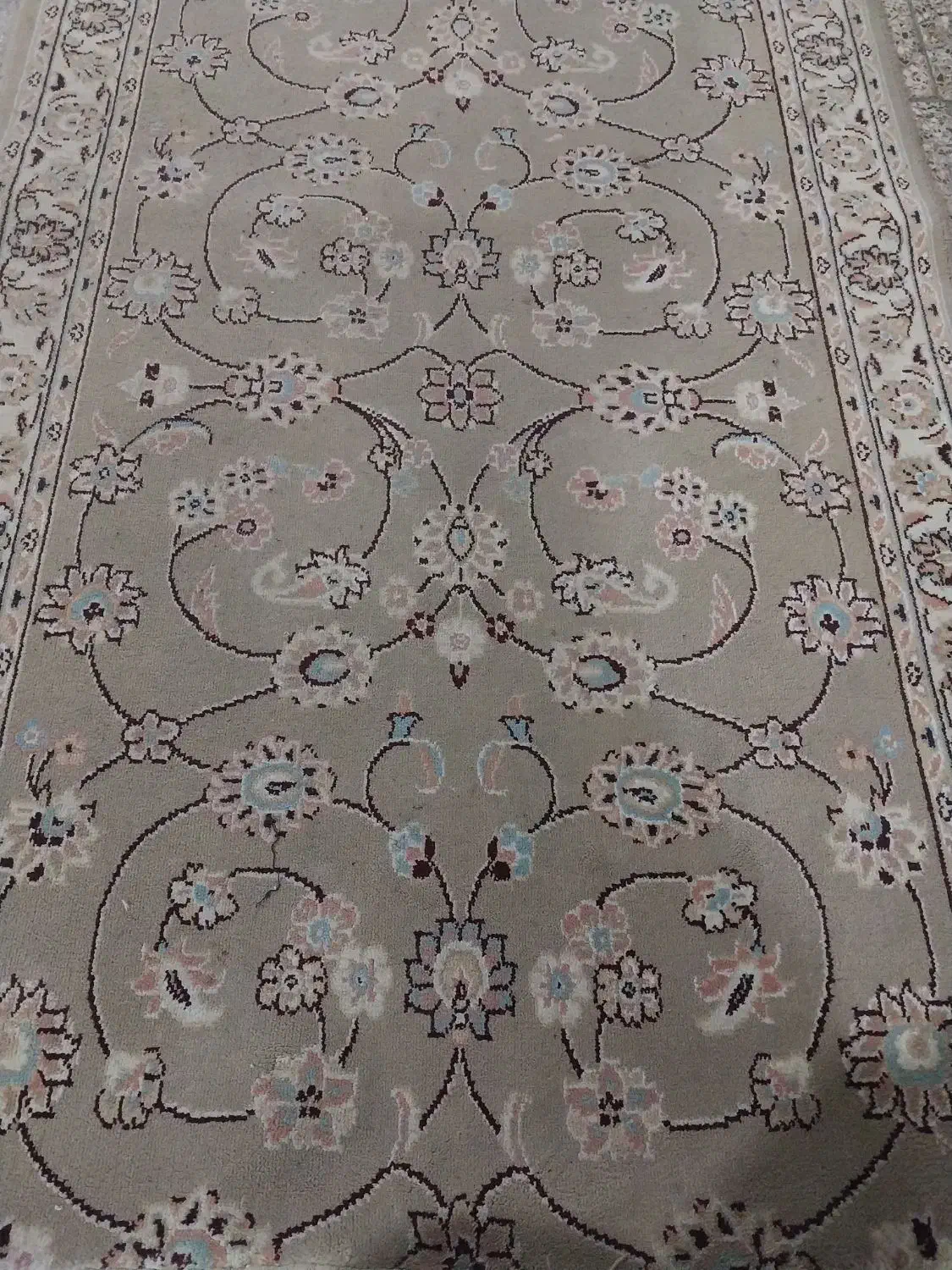 کناره کاشان زمینه گردویی|فرش|تهران, ائمه اطهار|دیوار