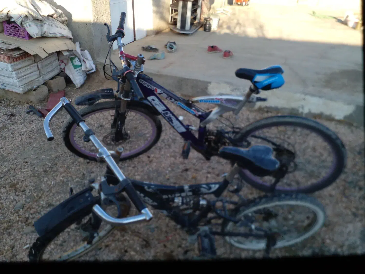 دو عدد دوچرخه|دوچرخه، اسکیت، اسکوتر|قلقل رود, |دیوار