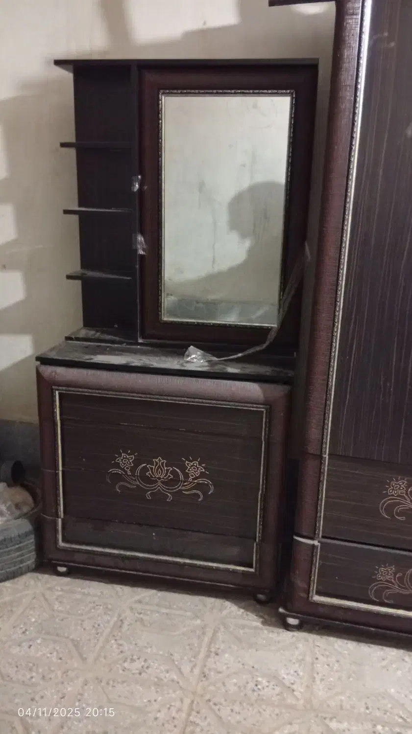 بوفه کمد لباس دراور میز ناهار خوری میز کامپیوتر|بوفه، ویترین، کنسول|قائن, |دیوار