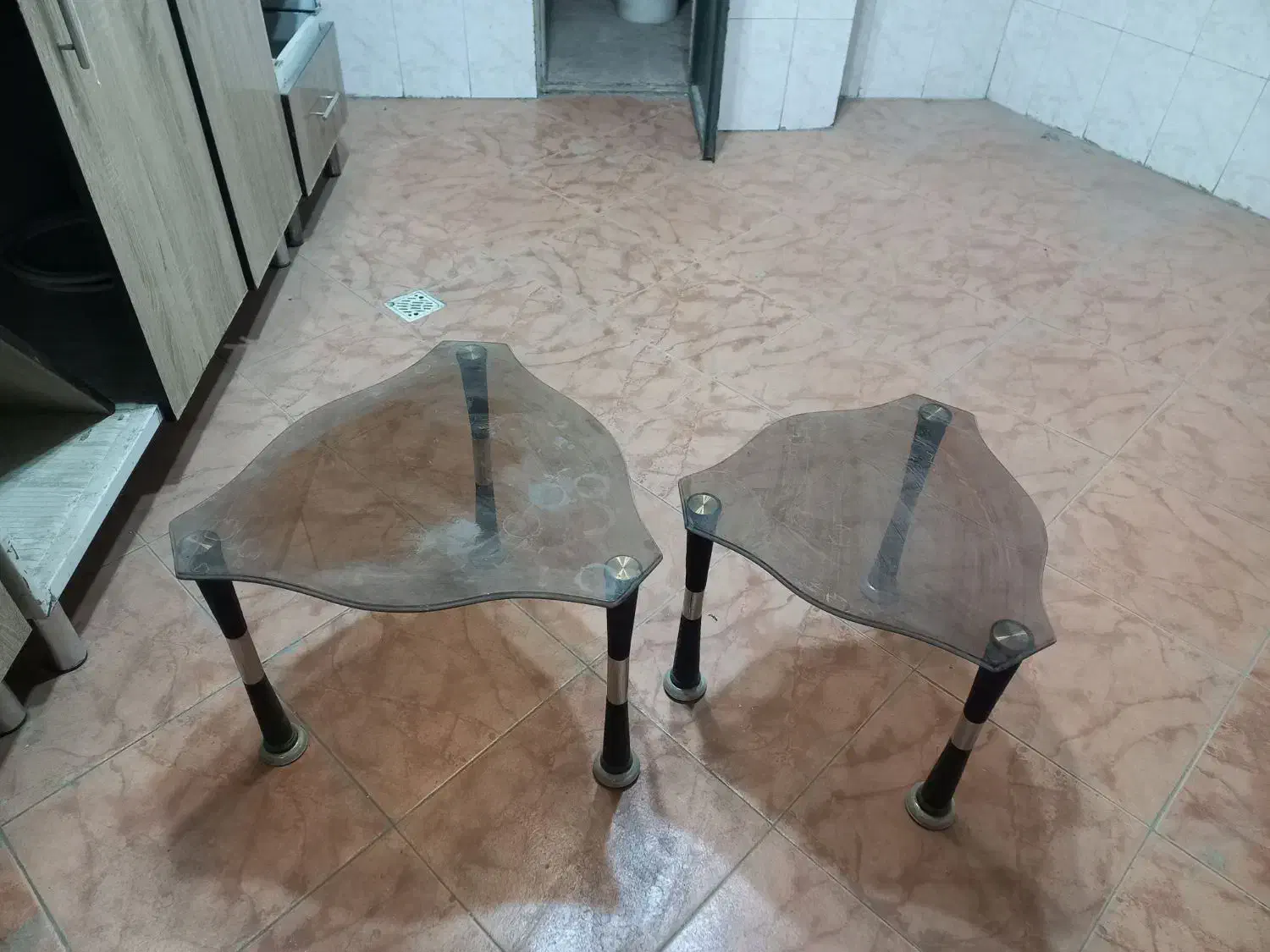 دراور ۵ کشویی و بخاری نیک کالا و دو میز عسلی|جاکفشی، کمد، دراور|ملارد, |دیوار