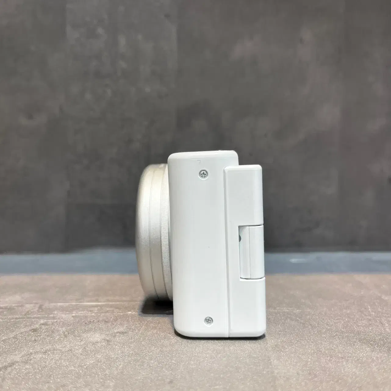 دوربین سونی ZV-1 اوپن باکس مخصوص تولید محتوا|دوربین عکاسی و فیلم‌برداری|تهران, پامنار|دیوار