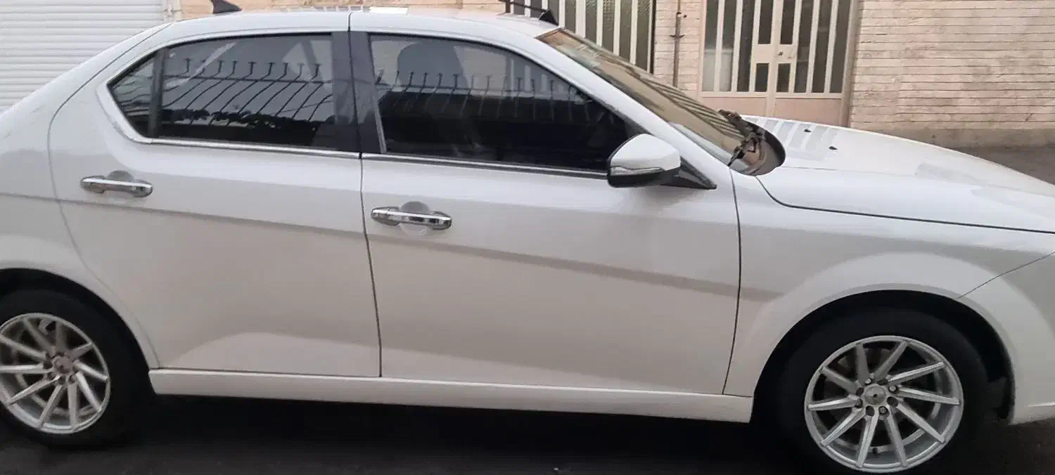 دنا پلاس ۵ دنده ۹۸|خودرو سواری و وانت|بروجرد, |دیوار