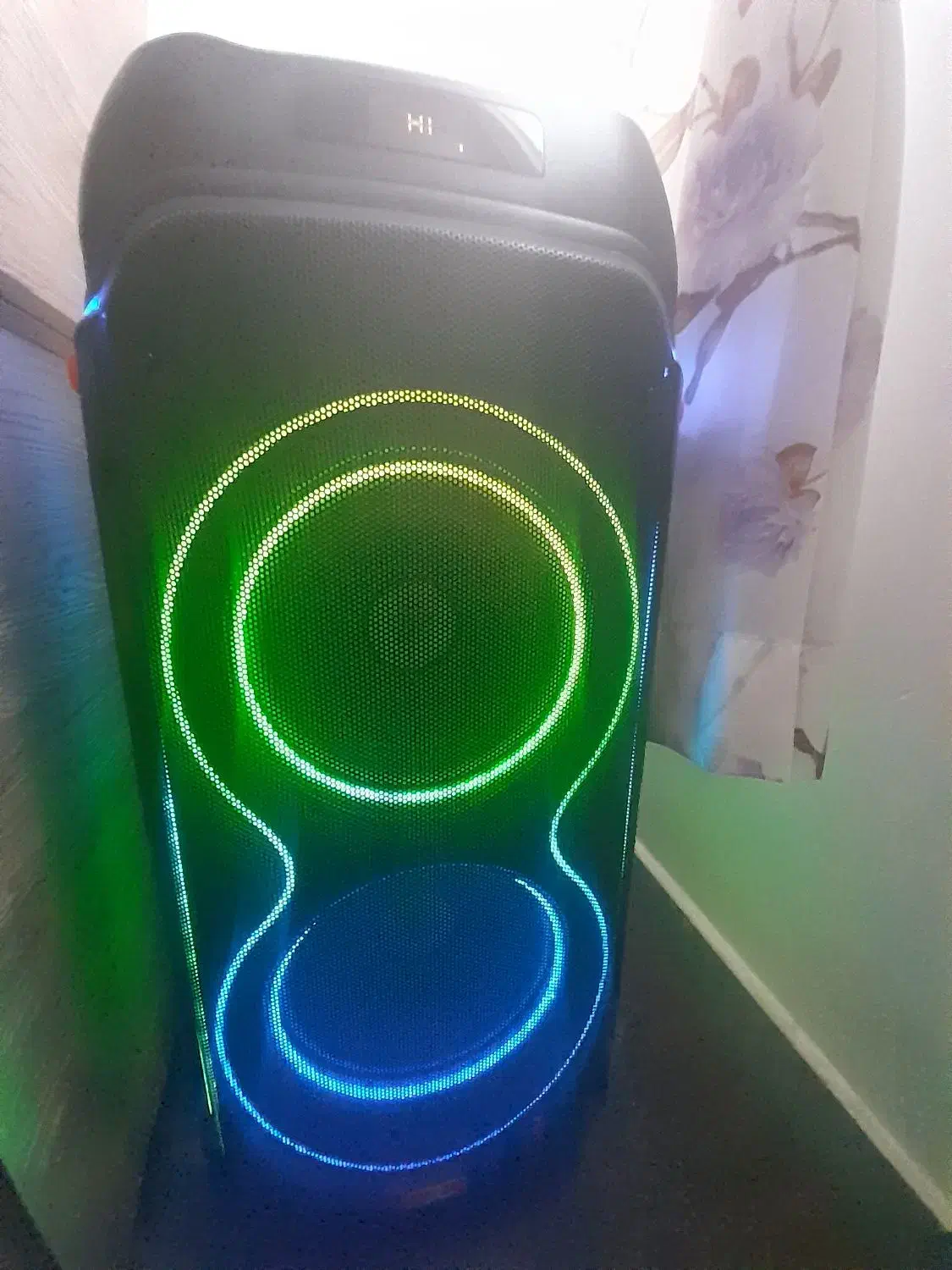 باند بزرگ همراه با میکرون|سیستم صوتی خانگی|لنگرود, |دیوار