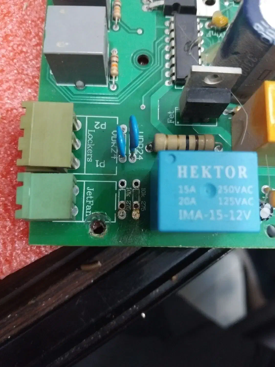 تعمیر تخصصی انواع برد الکترونیکی|خدمات پیشه و مهارت|صفادشت, |دیوار