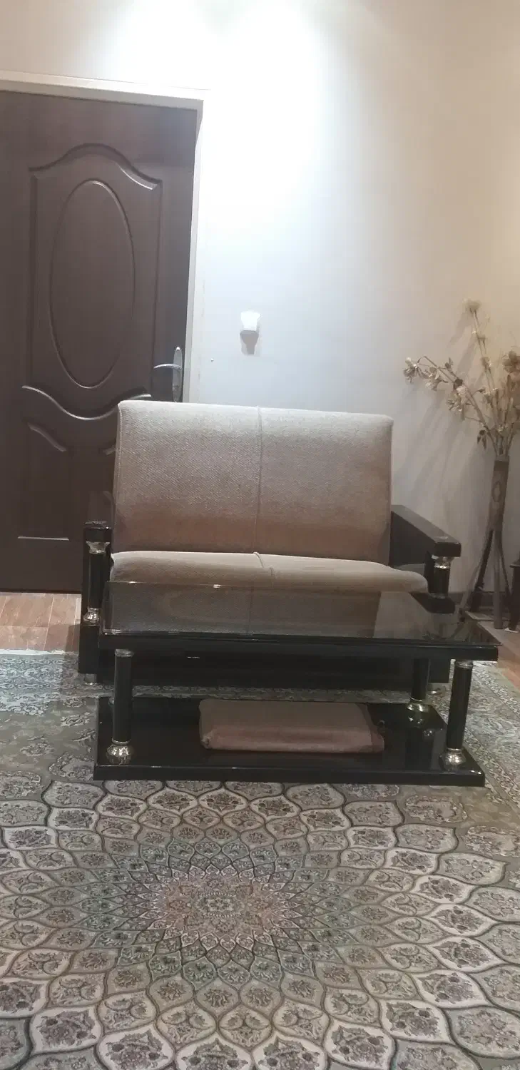 فروش مبلمان دست دوم|مبلمان خانگی و میز عسلی|یزد, |دیوار