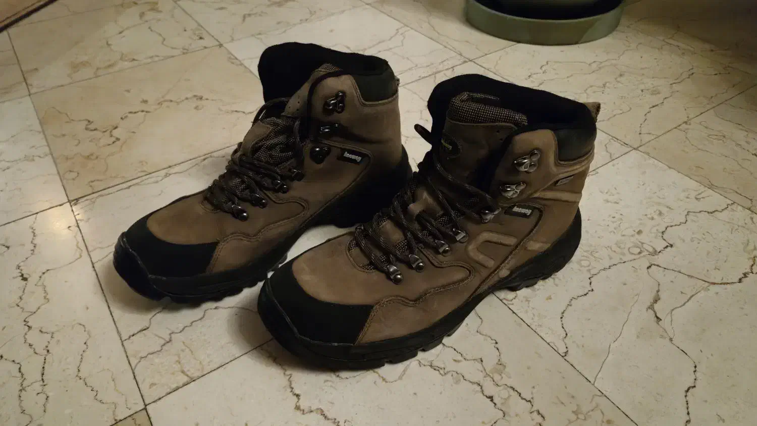 کفش کوه نوبوک|کیف، کفش، کمربند|تهران, اختیاریه|دیوار