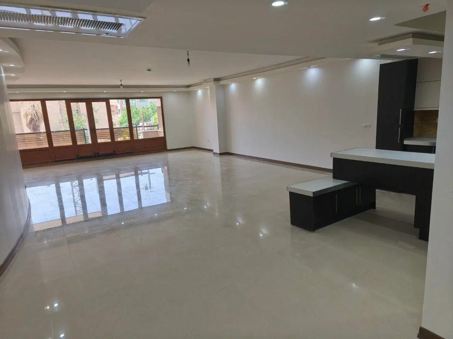 اجاره اپارتمان 200 مترخیابان نظرغربی خاقانی اصفهان|اجارهٔ آپارتمان|اصفهان, جلفا|دیوار