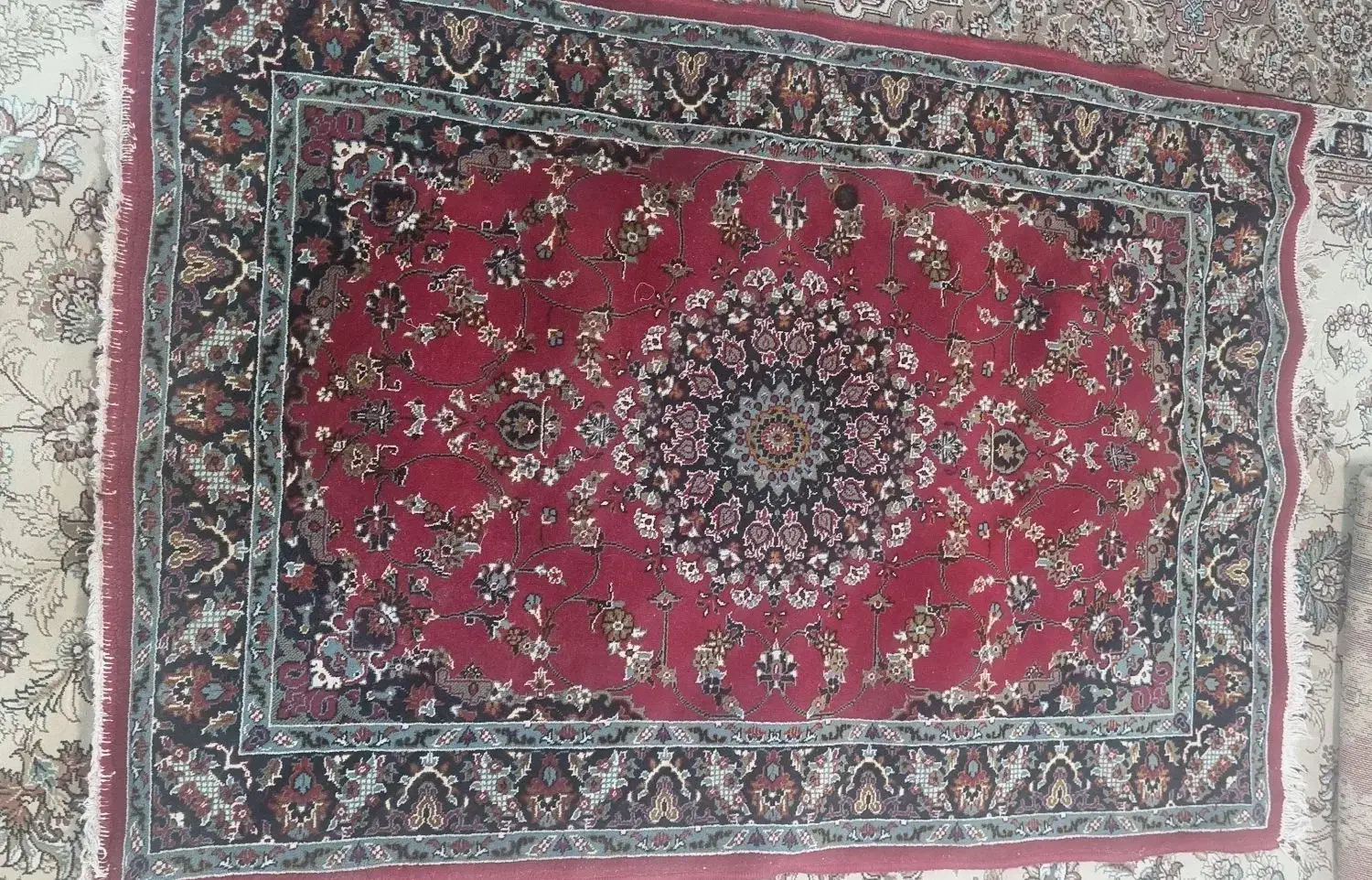 دوتا قالیچه ماشینی|فرش|ورامین, ورامین|دیوار