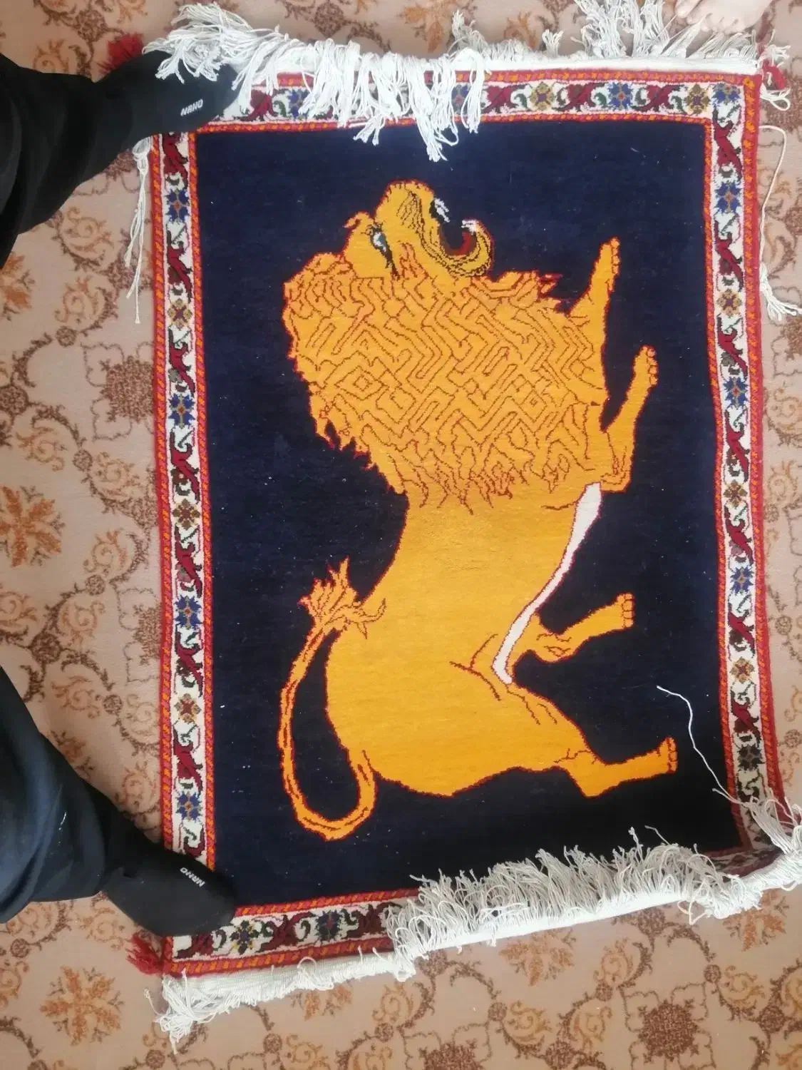 قالبچه شیر تابلو فرش|فرش|مرودشت, رامجرد یک|دیوار