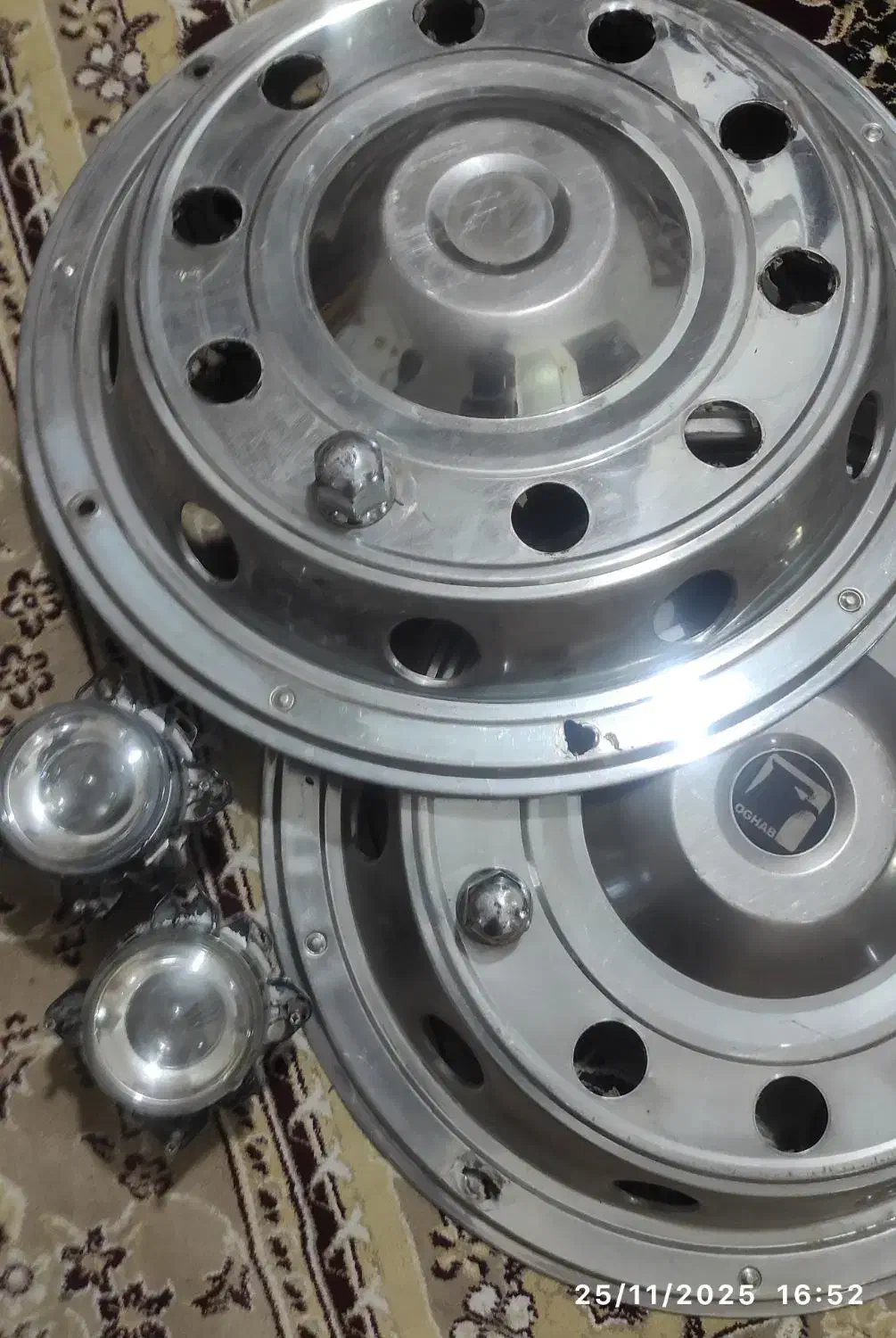 قالپاق اتوبوس اسکانیا همراه دوعدد لامپ لنزدار جلو|قطعات یدکی و لوازم جانبی|زاهدان, |دیوار