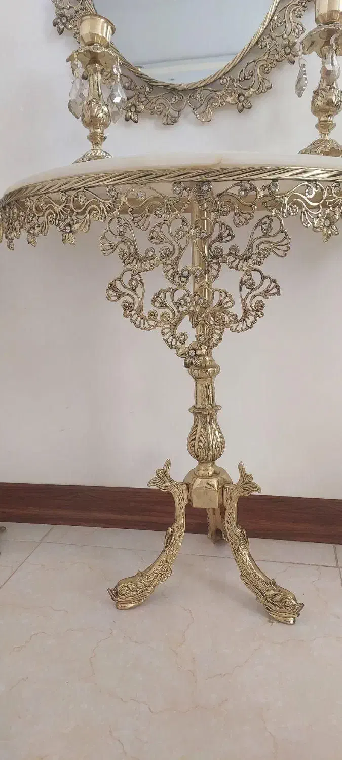 آینه و شمعدان و کنسول برنز|بوفه، ویترین، کنسول|صحنه, |دیوار