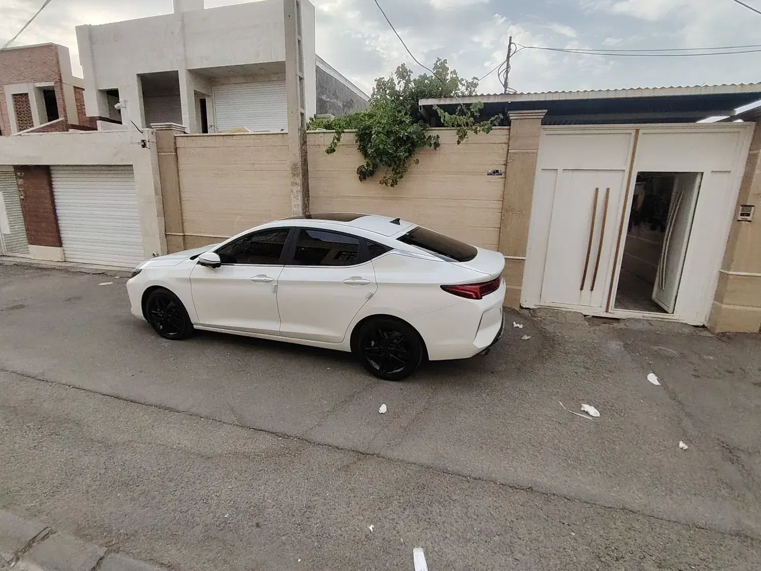 کی ام سی j7 مدل 1402 سفید|خودرو سواری و وانت|سیرجان, |دیوار