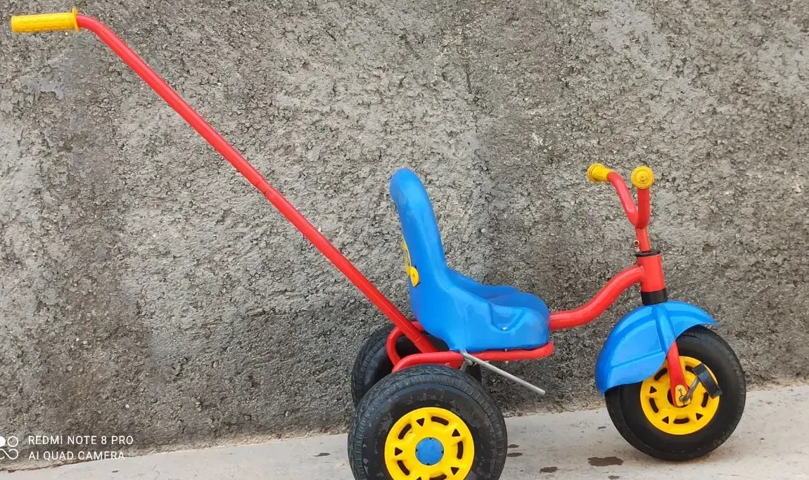 سه چرخ بچگانه تمیز در حد نو|دوچرخه، اسکیت، اسکوتر|مهران (ایلام), |دیوار