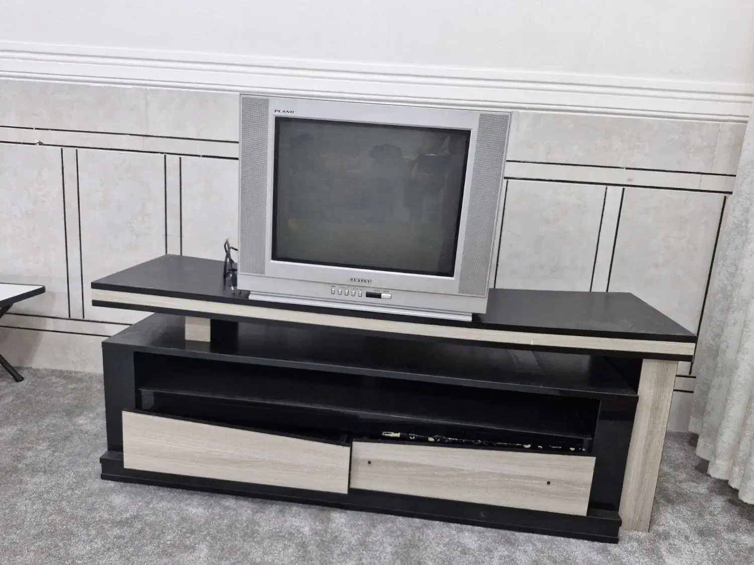 تلویزیون و میز تلویزیون(باغملک)|تلویزیون و پروژکتور|ایذه, |دیوار