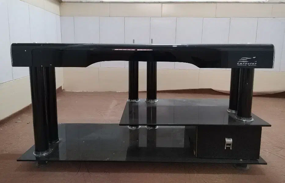 میز تلویزیون شیشه ای|میز تلویزیون|قم, شاه ابراهیم|دیوار