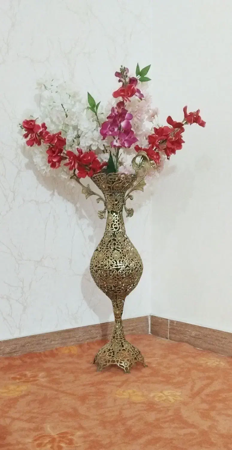 گلدان برنجی با گل 22200|صنایع دستی و سایر لوازم تزئینی|نسیم‌شهر, |دیوار