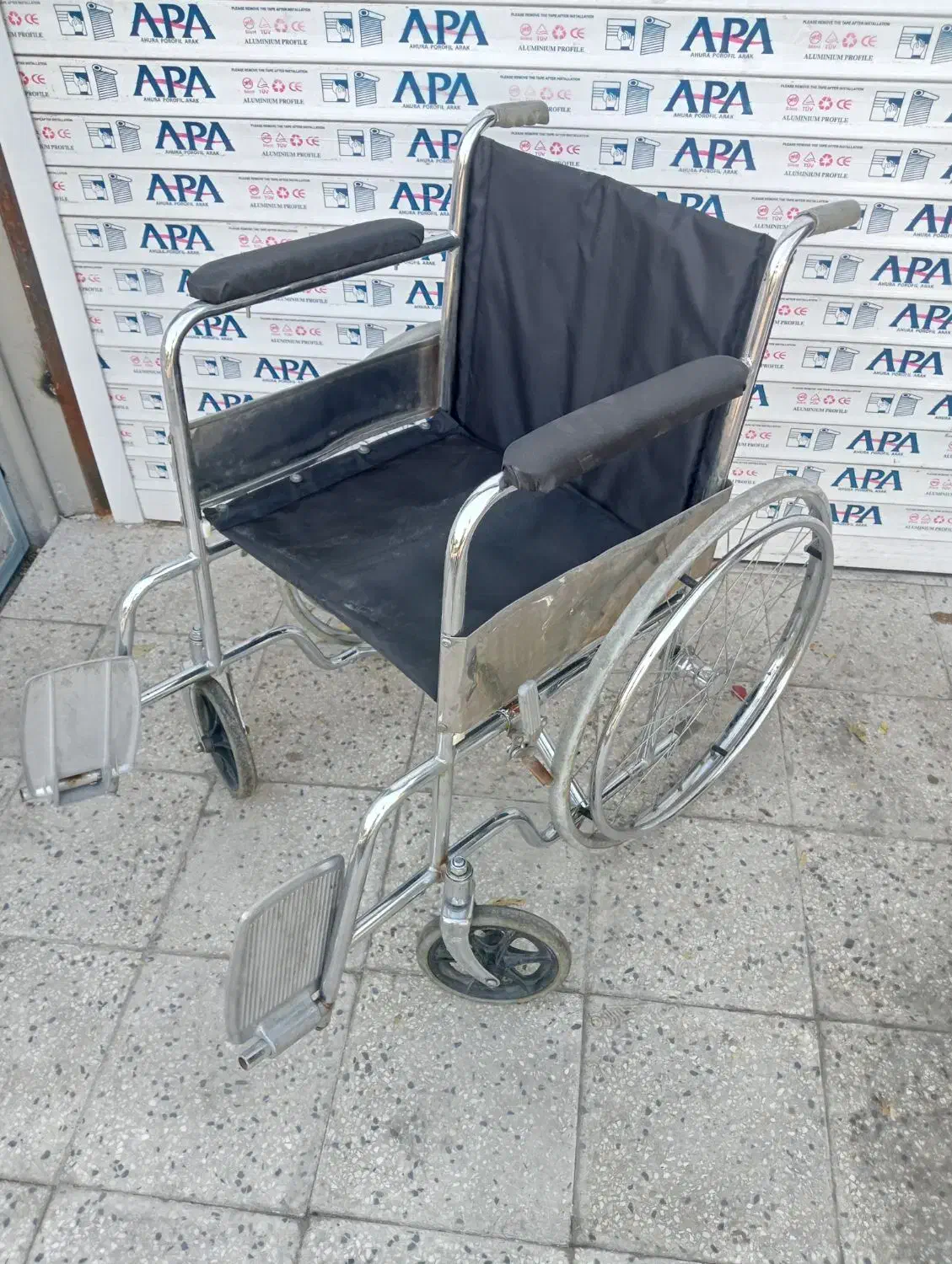 ویلچر خارجی مدل ۸۰۹ سایز بزرگ در حد نو|آرایشی، بهداشتی، درمانی|تهران, آزادشهر|دیوار
