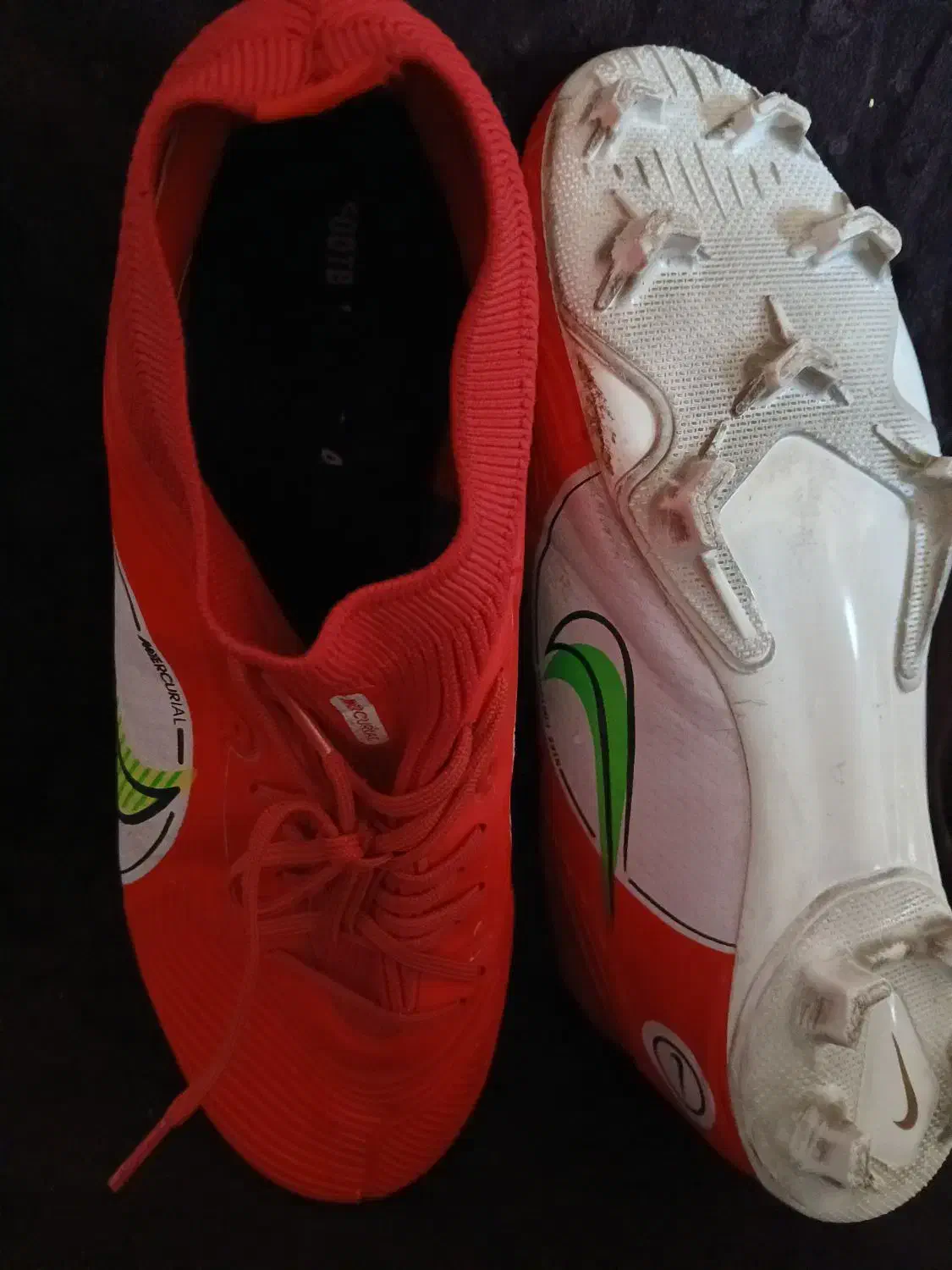 کفش فوتبال|تجهیزات ورزشی|رباط‌کریم, رباط‌کریم|دیوار