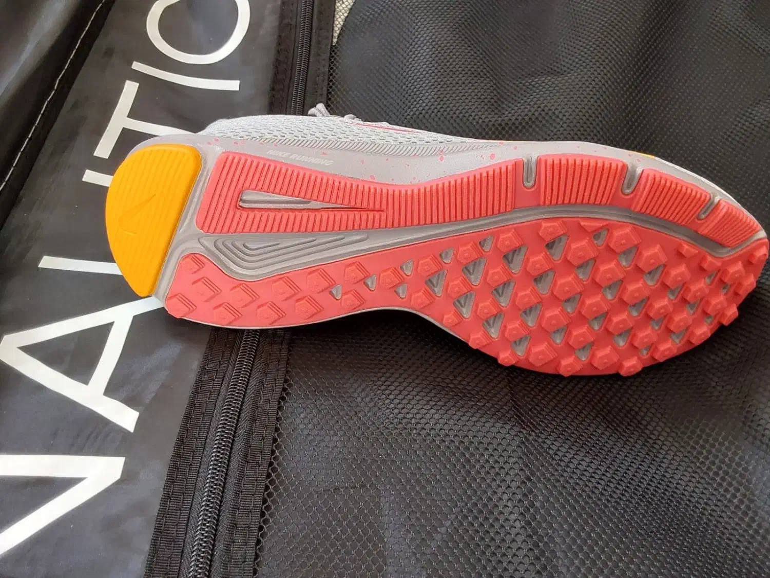 کفش اسپرت ورزشی نایک اصلی|کیف، کفش، کمربند|شاهین‌شهر, پاسداران|دیوار