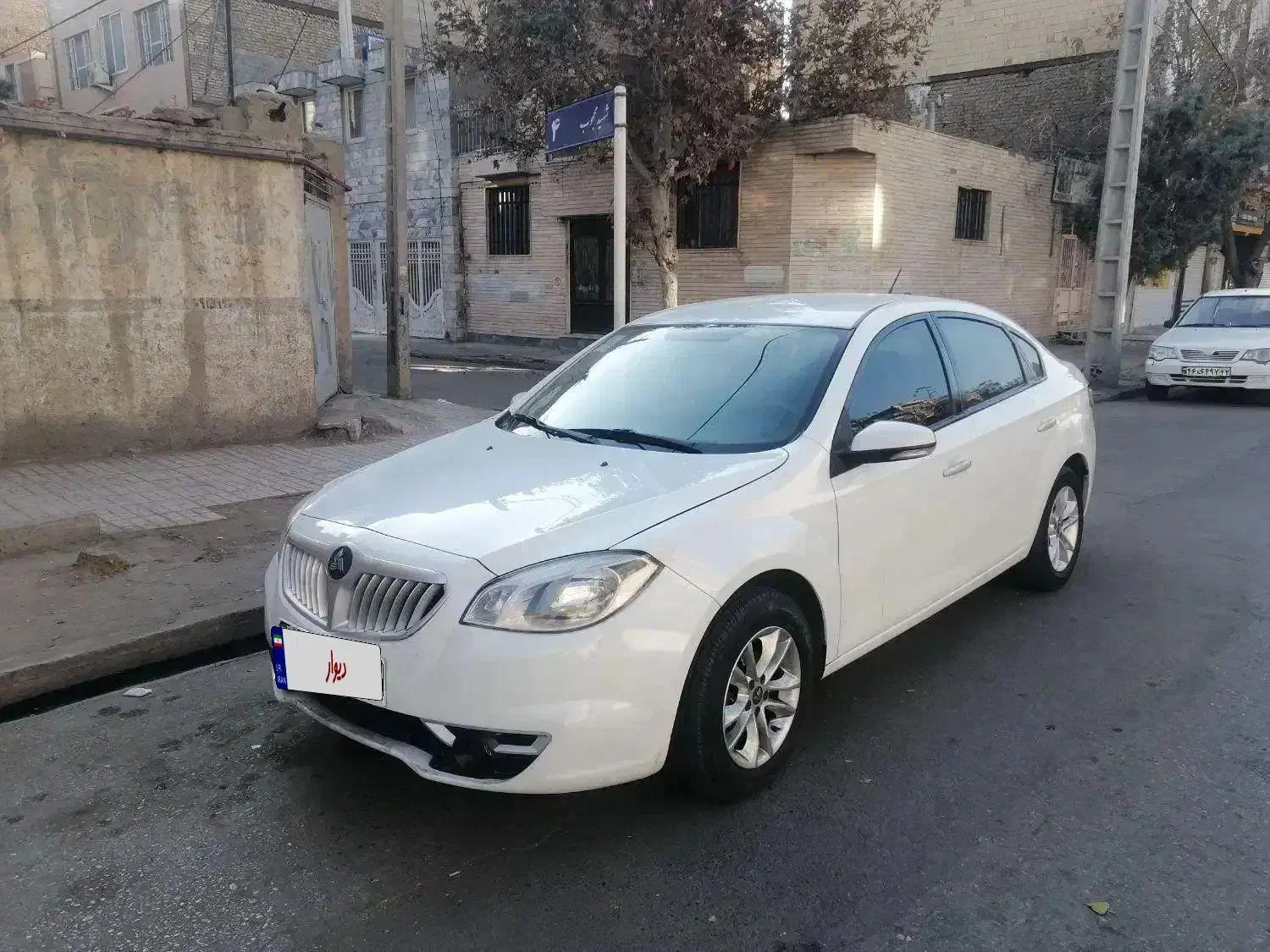 برلیانس 330 سفید 1650 مدل 97|خودرو سواری و وانت|مشهد, ایثارگران|دیوار